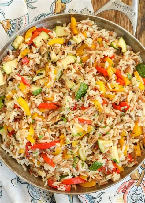 Vegetable Rice | Chicken Sauce